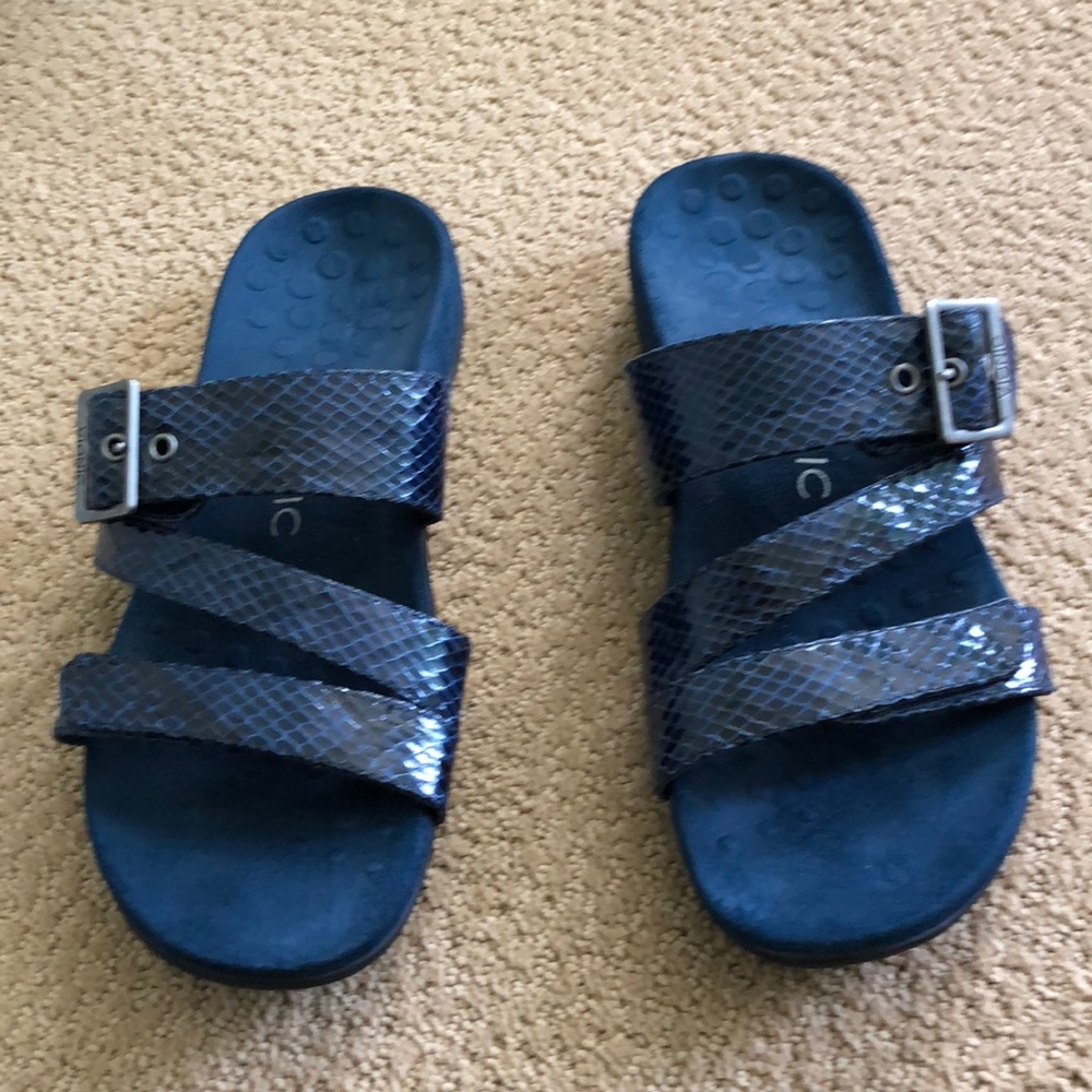 Vionic slide sandals